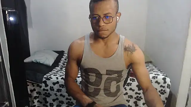 Snapshot of grandominantex1 chatting on February 8, 11:13 pm grandominantex1 online show from February 8, 11:13 pm