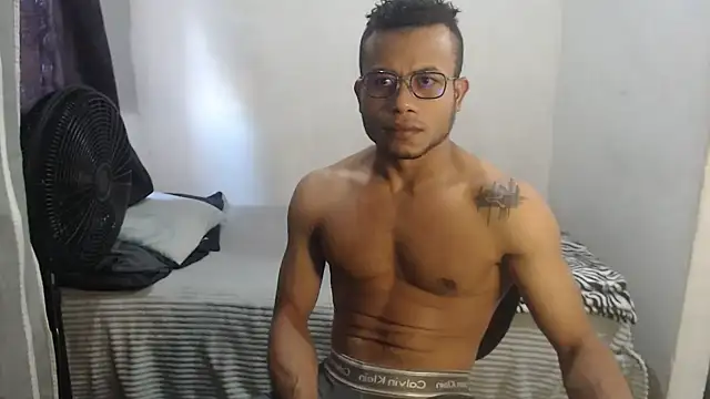 grandominantex1 online show from January 17, 9:40 pm