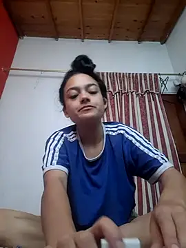 Snapshot of littlemelii chatting on February 1, 3:18 pm littlemelii online show from February 1, 3:18 pm