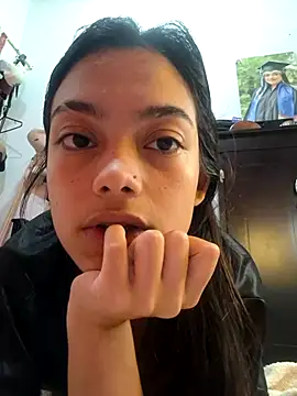 Snapshot of littlemelii chatting on December 29, 4:48 am littlemelii online show from December 29, 4:48 am