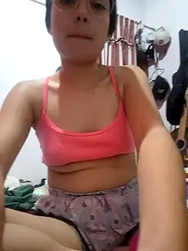 Snapshot of littlemelii chatting on January 21, 1:18 am littlemelii online show from January 21, 1:18 am