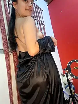 Snapshot of littlemelii chatting on December 29, 7:50 am littlemelii online show from December 29, 7:50 am