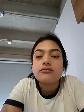 Snapshot of littlemelii chatting on February 25, 9:58 pm littlemelii online show from February 25, 9:58 pm