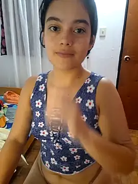 littlemelii online show from April 20, 7:04 pm