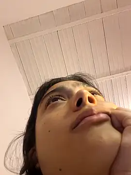 littlemelii online show from May 17, 3:34 pm