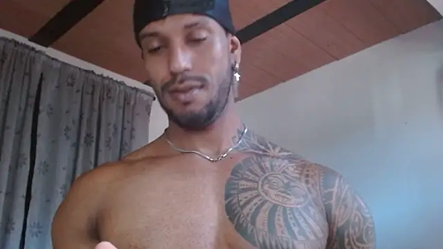 Snapshot of manolofitt chatting on November 17, 5:39 pm manolofitt online show from November 17, 5:39 pm