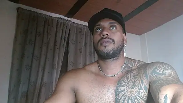 Snapshot of manolofitt chatting on May 22, 3:21 pm manolofitt online show from May 22, 3:21 pm