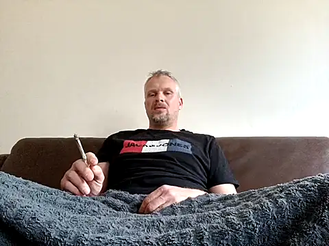 Snapshot of Heidemensch chatting on March 20, 2:32 pm Heidemensch online show from March 20, 2:32 pm