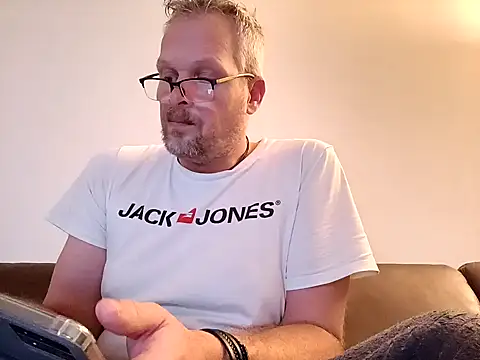 Snapshot of Heidemensch chatting on December 22, 6:37 pm Heidemensch online show from December 22, 6:37 pm