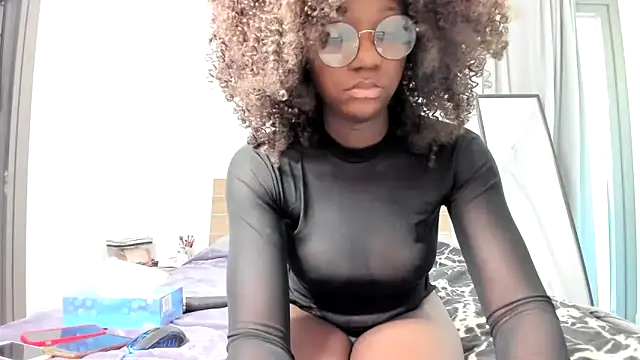 blackfoxxy  online show from February 3, 2:44 pm