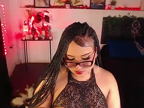 Snapshot of LiaScarlett chatting on December 15, 2:39 am LiaScarlett online show from December 15, 2:39 am