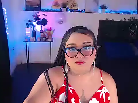 Snapshot of LiaScarlett chatting on November 4, 4:00 pm LiaScarlett online show from November 4, 4:00 pm