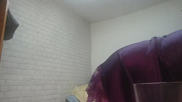 EmmaSquirt online show from November 7, 7:02 am