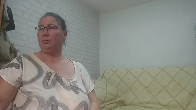 EmmaSquirt online show from February 13, 9:27 pm