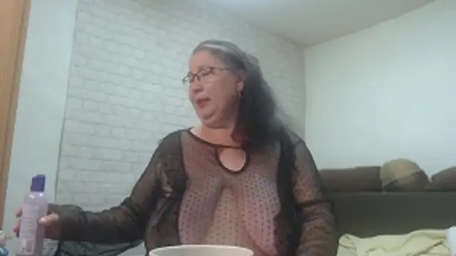 EmmaSquirt online show from May 7, 4:50 am