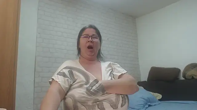 EmmaSquirt online show from February 18, 11:56 pm