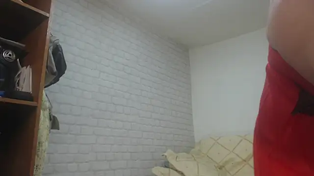 EmmaSquirt online show from March 2, 11:39 pm