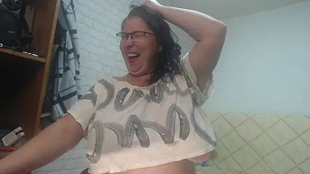 EmmaSquirt online show from October 17, 6:06 am