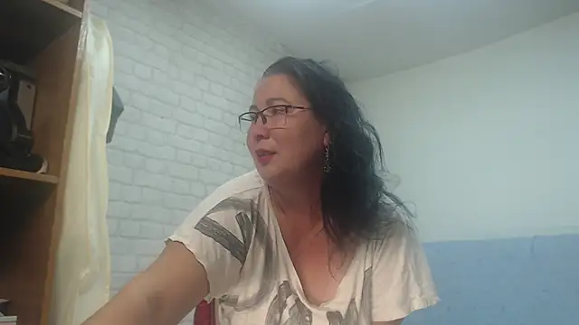 EmmaSquirt online show from November 16, 9:08 pm