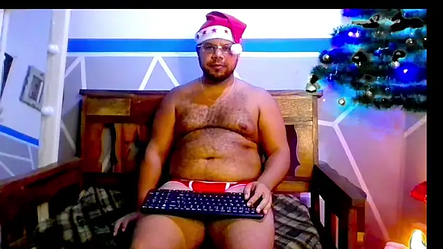 Snapshot of Evert_hairyboy chatting on December 16, 6:34 pm Evert hairyboy online show from December 16, 6:34 pm