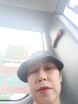 Snapshot of 2HotAsain4u chatting on October 23, 1:59 am 2HotAsain4u online show from October 23, 1:59 am