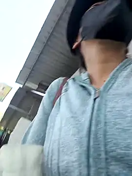 Snapshot of 2HotAsain4u chatting on November 27, 1:50 am 2HotAsain4u online show from November 27, 1:50 am