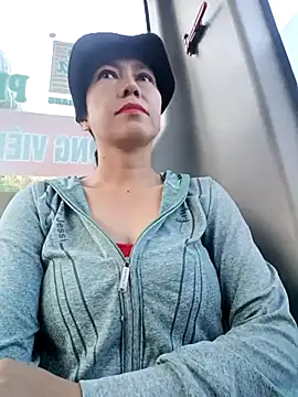 2HotAsain4u online show from April 4, 11:11 pm