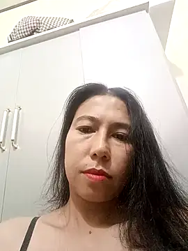 Snapshot of 2HotAsain4u chatting on December 14, 10:04 pm 2HotAsain4u online show from December 14, 10:04 pm