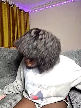 Snapshot of Mon_cherrie_ chatting on September 9, 11:47 pm Mon cherrie online show from September 9, 11:47 pm