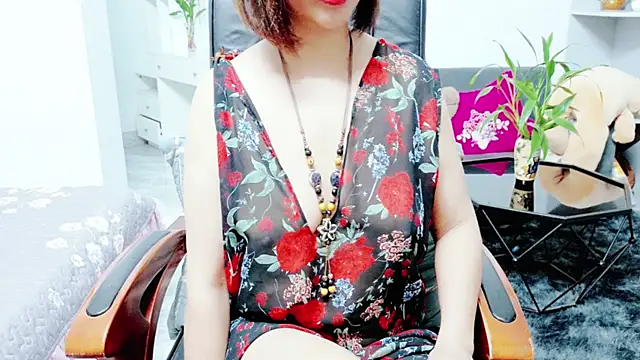 Snapshot of Miu-Le chatting on June 29, 8:32 am Miu-Le online show from June 29, 8:32 am