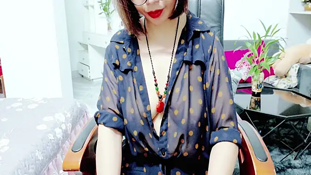 Snapshot of Miu-Le chatting on June 25, 8:25 pm Miu-Le online show from June 25, 8:25 pm