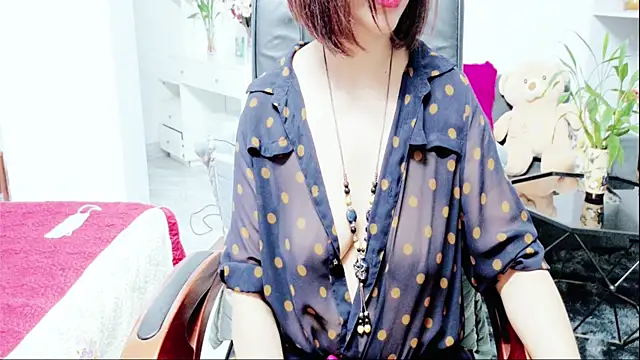 Snapshot of Miu-Le chatting on July 13, 8:35 am Miu-Le online show from July 13, 8:35 am