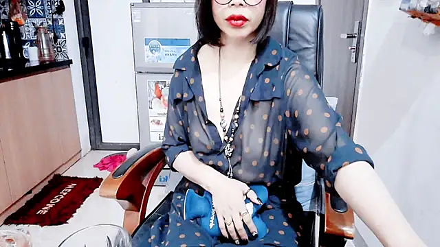 Snapshot of Miu-Le chatting on February 8, 7:22 pm Miu-Le online show from February 8, 7:22 pm