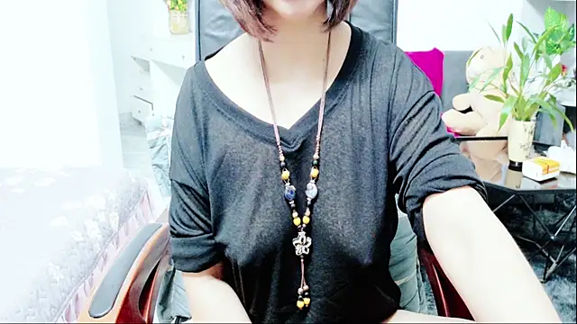 Snapshot of Miu-Le chatting on July 4, 8:10 am Miu-Le online show from July 4, 8:10 am