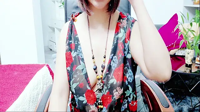 Snapshot of Miu-Le chatting on July 8, 9:32 am Miu-Le online show from July 8, 9:32 am
