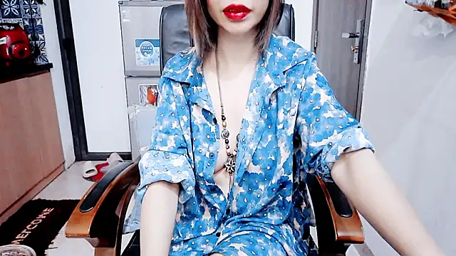 Snapshot of Miu-Le chatting on January 19, 8:18 am Miu-Le online show from January 19, 8:18 am