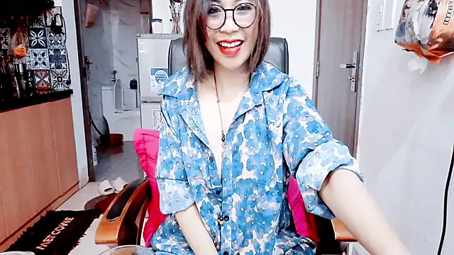 Snapshot of Miu-Le chatting on March 1, 7:03 pm Miu-Le online show from March 1, 7:03 pm