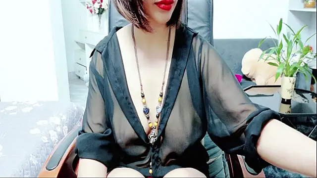 Snapshot of Miu-Le chatting on July 1, 7:25 pm Miu-Le online show from July 1, 7:25 pm