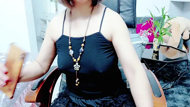 Snapshot of Miu-Le chatting on June 29, 10:59 am Miu-Le online show from June 29, 10:59 am