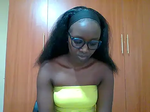 Snapshot of sexy_darleen23 chatting on June 21, 6:08 am sexy darleen23 online show from June 21, 6:08 am