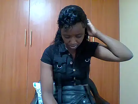 Snapshot of sexy_darleen23 chatting on December 2, 9:00 am sexy darleen23 online show from December 2, 9:00 am