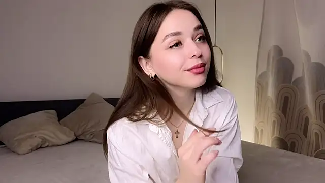 Snapshot of EstherMitchel chatting on October 3, 1:20 am EstherMitchel online show from October 3, 1:20 am