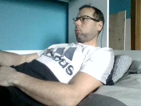 Snapshot of SEBIX-35 chatting on November 20, 7:42 am SEBIX-35 online show from November 20, 7:42 am