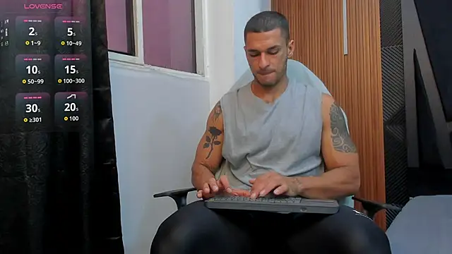 Snapshot of Adbel_Sady chatting on October 17, 11:34 am Adbel Sady online show from October 17, 11:34 am