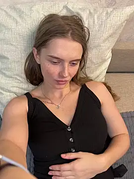 Snapshot of lovelly_molly chatting on December 21, 11:34 am lovelly molly online show from December 21, 11:34 am