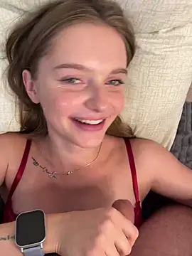 Snapshot of lovelly_molly chatting on December 19, 4:20 pm lovelly molly online show from December 19, 4:20 pm