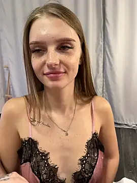 Snapshot of lovelly_molly chatting on March 5, 9:59 pm lovelly molly online show from March 5, 9:59 pm