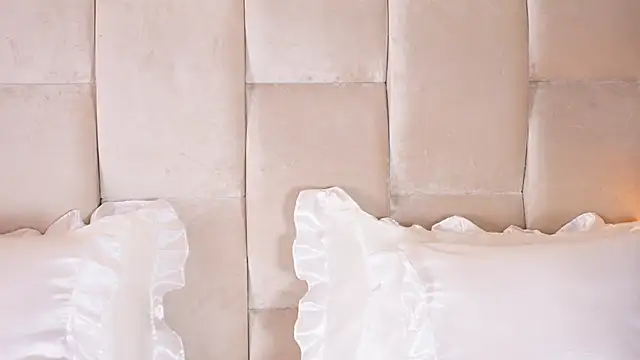 KiraKayleigh1 online show from February 13, 10:32 pm