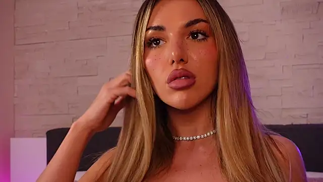 ClaraHazel online show from March 17, 4:59 am