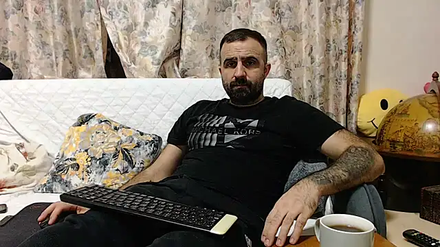 Snapshot of ivat80 chatting on January 31, 8:01 pm ivat80 online show from January 31, 8:01 pm